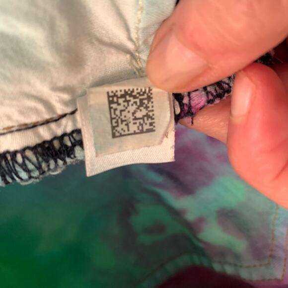 - CASLON TIE DYE STRETCH DENIM CUTOFFS SHORTS 6P - Picture 5 of 9